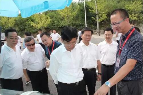 4008云顶集团大健康医药产业园迎来贵阳市半年经济工作会现场观摩组3.jpg