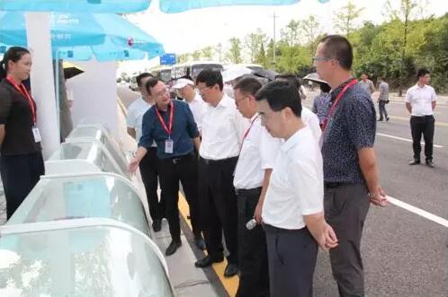 4008云顶集团大健康医药产业园迎来贵阳市半年经济工作会现场观摩组4.jpg